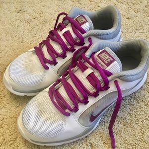 👟 Nike Training Shoes 👟 Size US 5/ 22cm